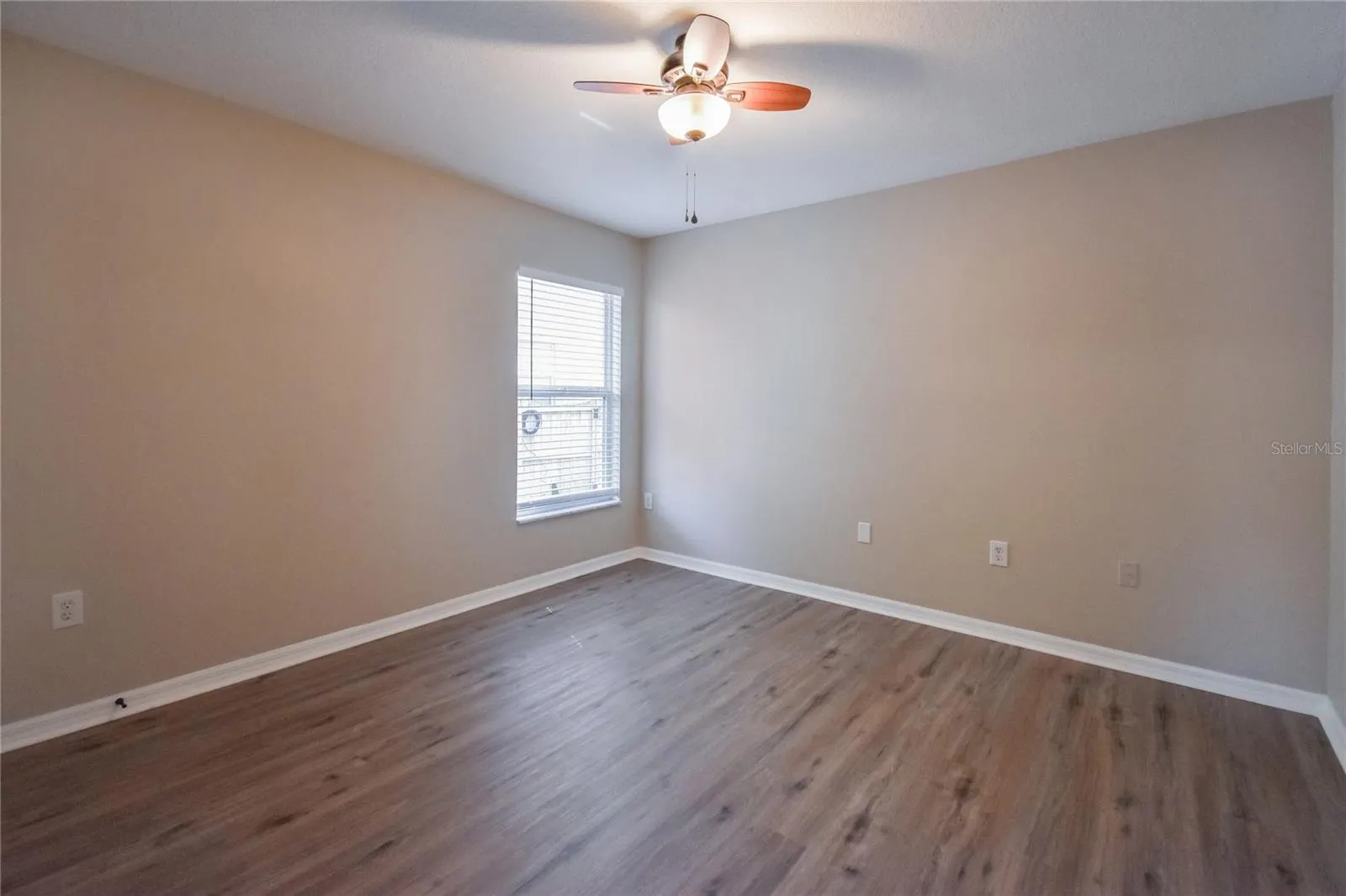 2221 MOUNTAIN MEADOW WAY