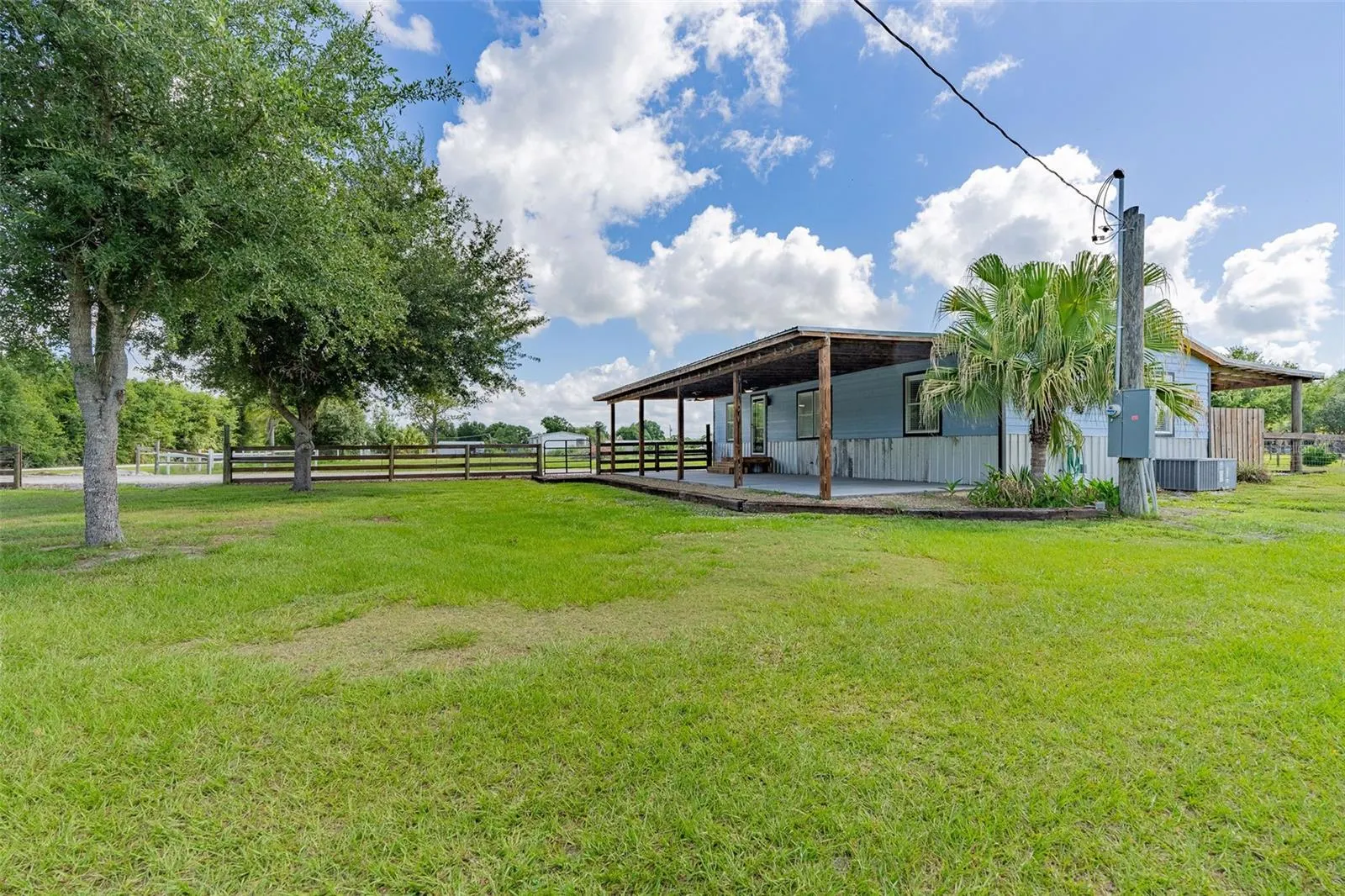 10876 SW WALKER RD
