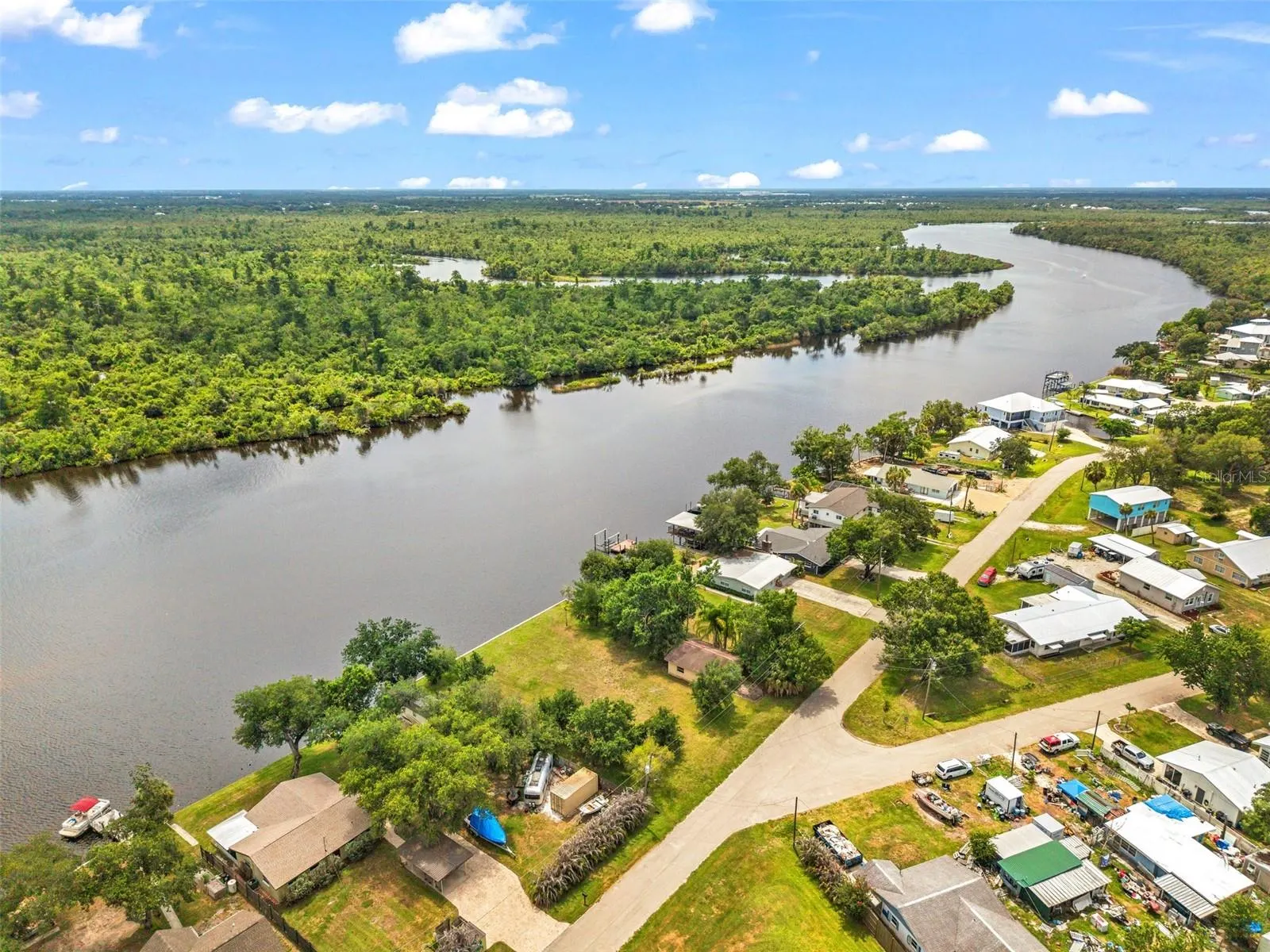 10082 SW RIVERVIEW CIR