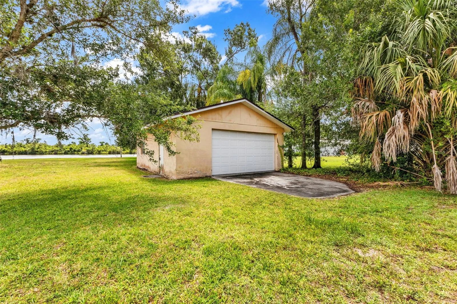 10082 SW RIVERVIEW CIR