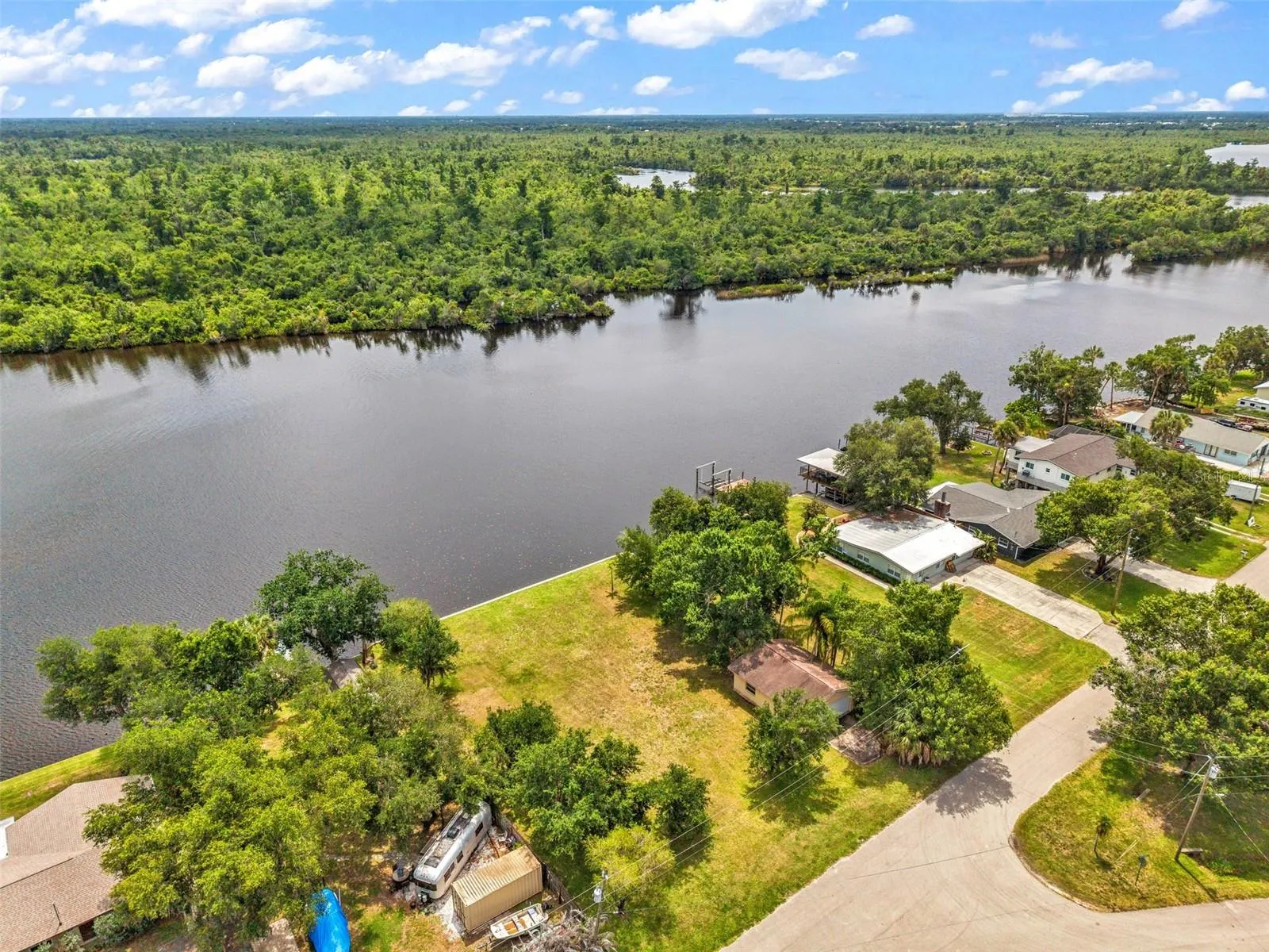 10082 SW RIVERVIEW CIR