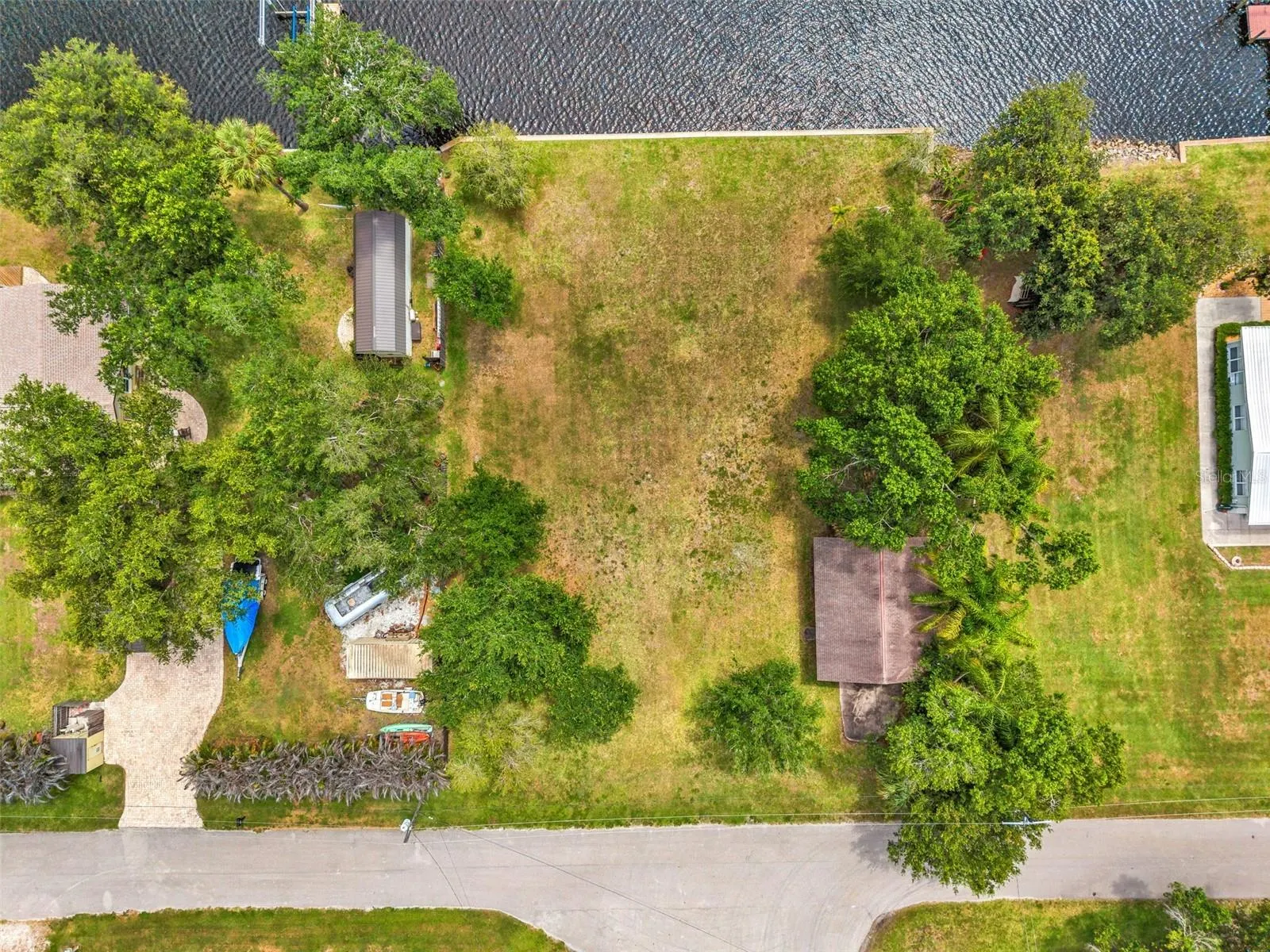 10082 SW RIVERVIEW CIR