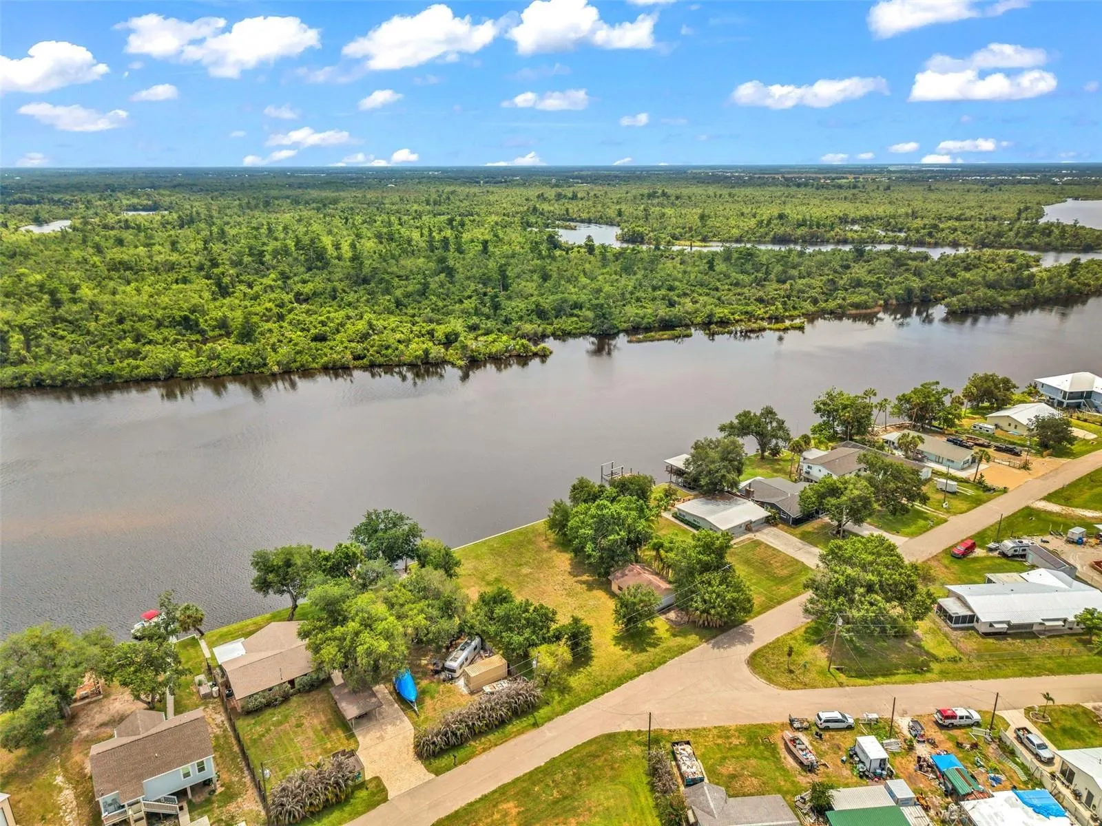 10082 SW RIVERVIEW CIR