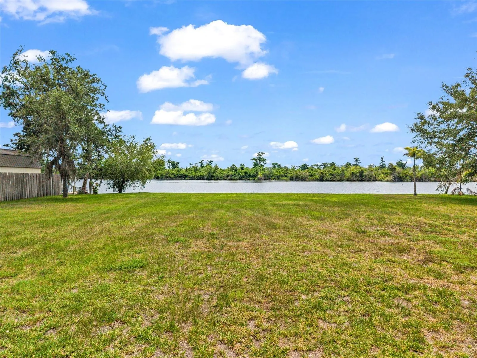 10082 SW RIVERVIEW CIR