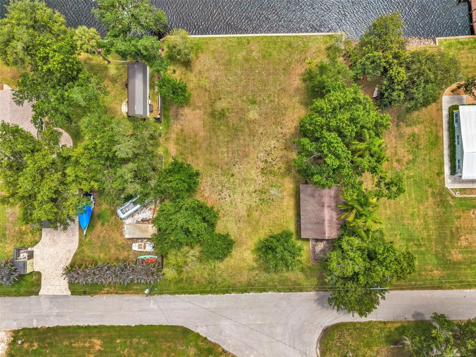 10082 SW RIVERVIEW CIR