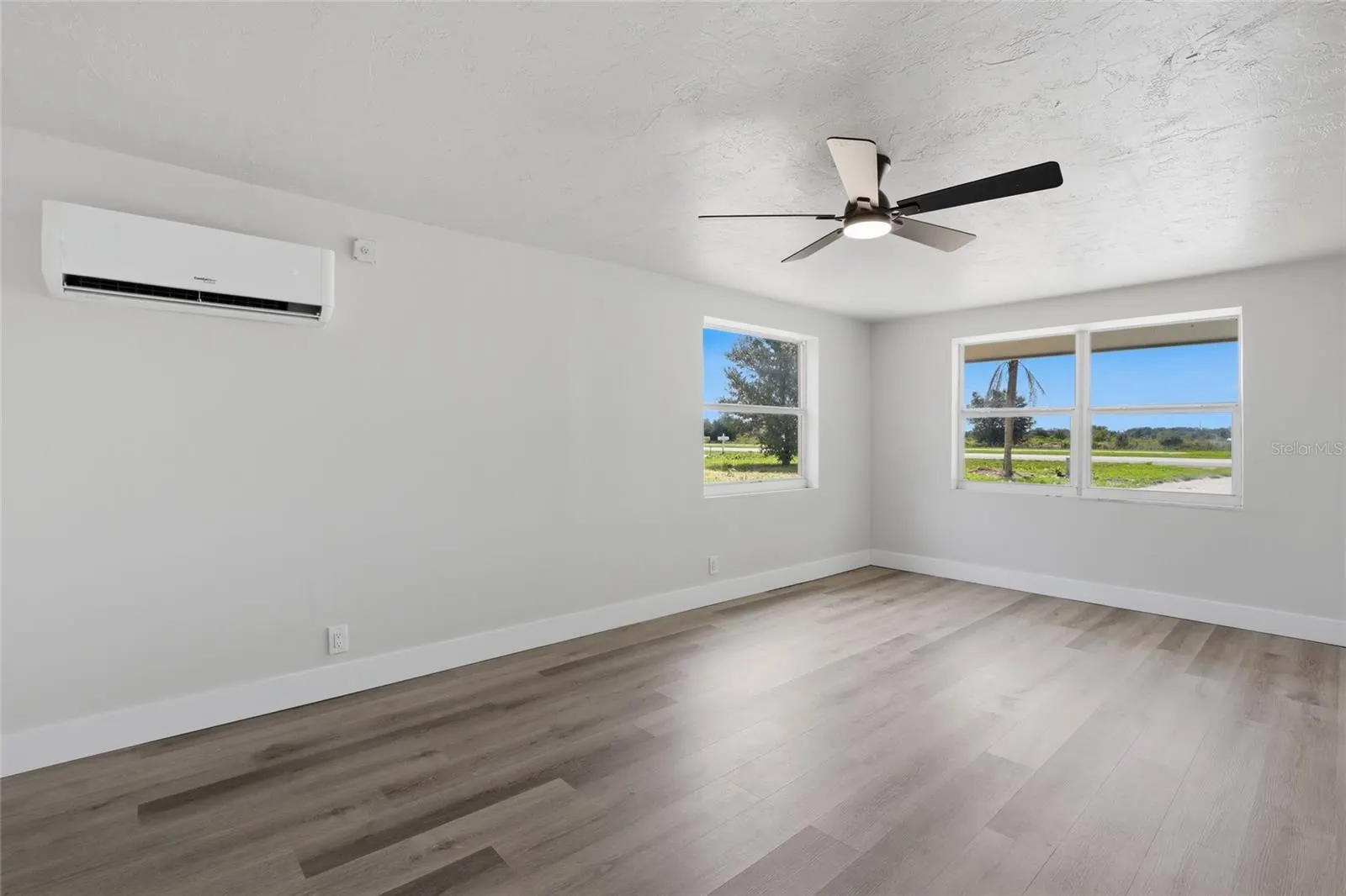 5587 SW HIGHWAY 17