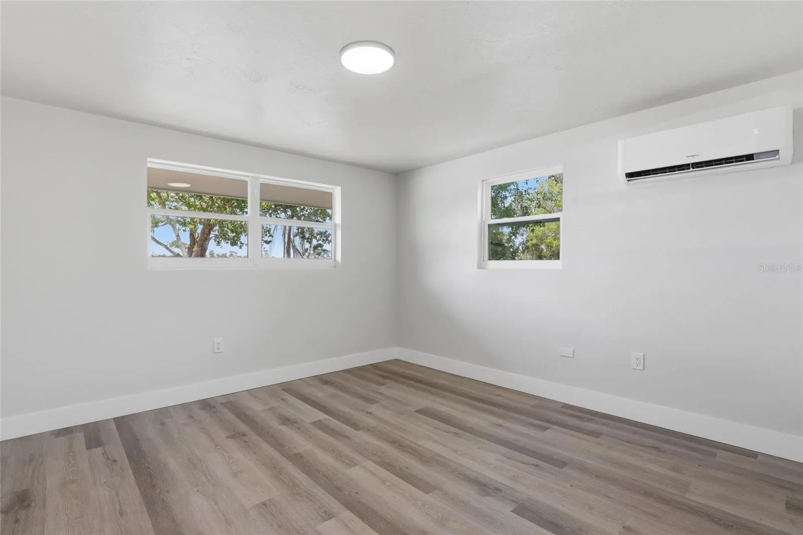 5587 SW HIGHWAY 17