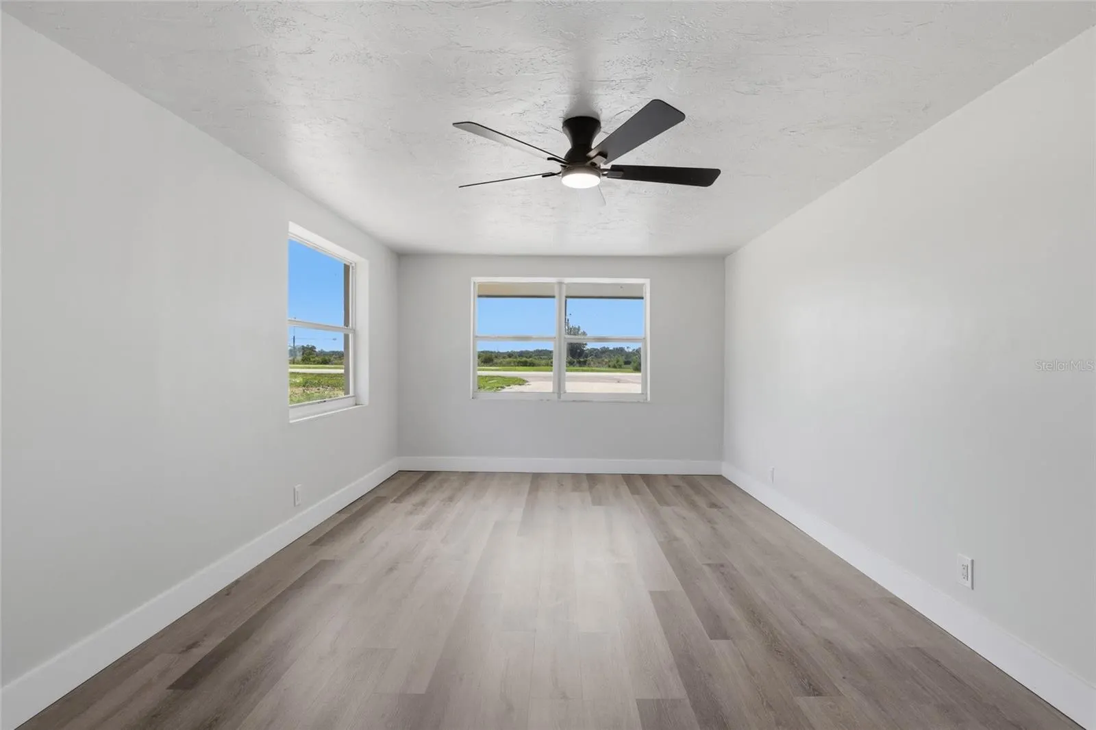 5587 SW HIGHWAY 17
