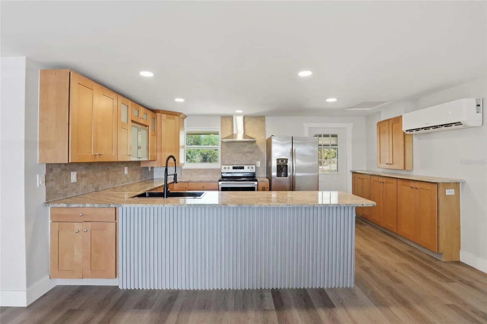 5587 SW HIGHWAY 17