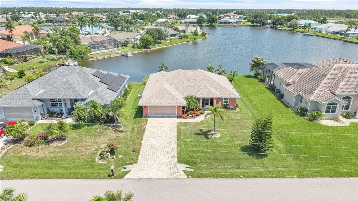 11614 SW COURTLY MANOR DR