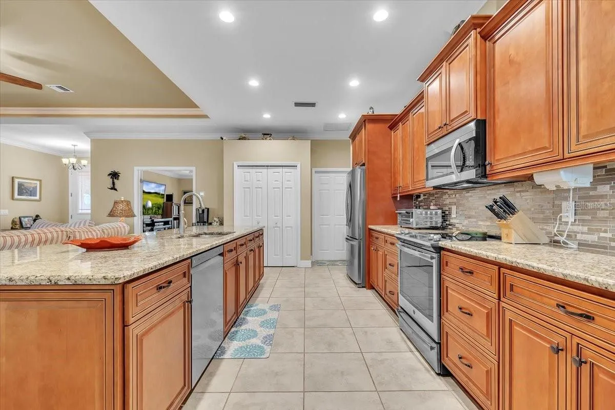 11614 SW COURTLY MANOR DR