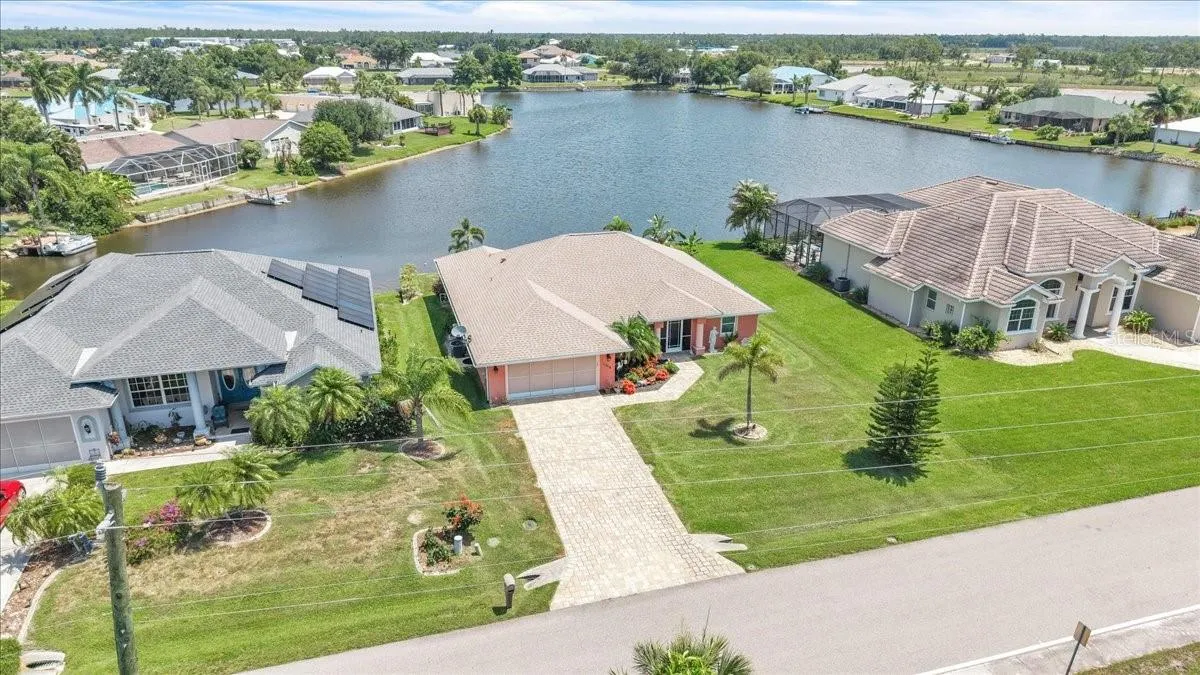 11614 SW COURTLY MANOR DR