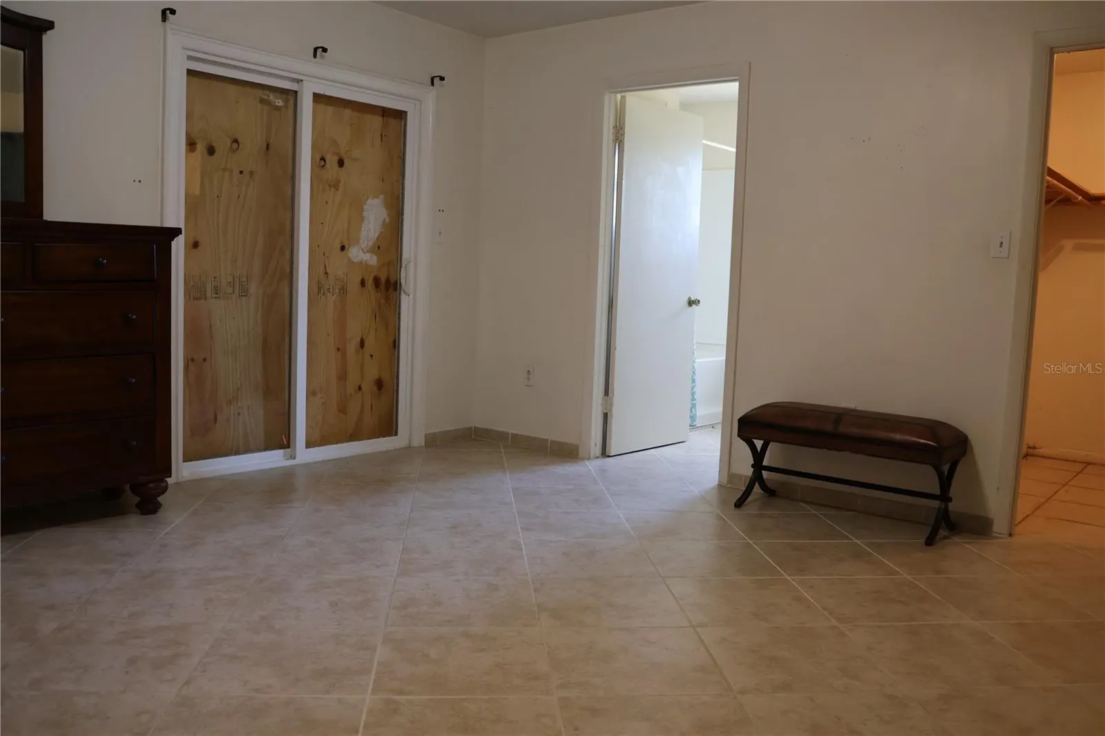 699 BAKER ST