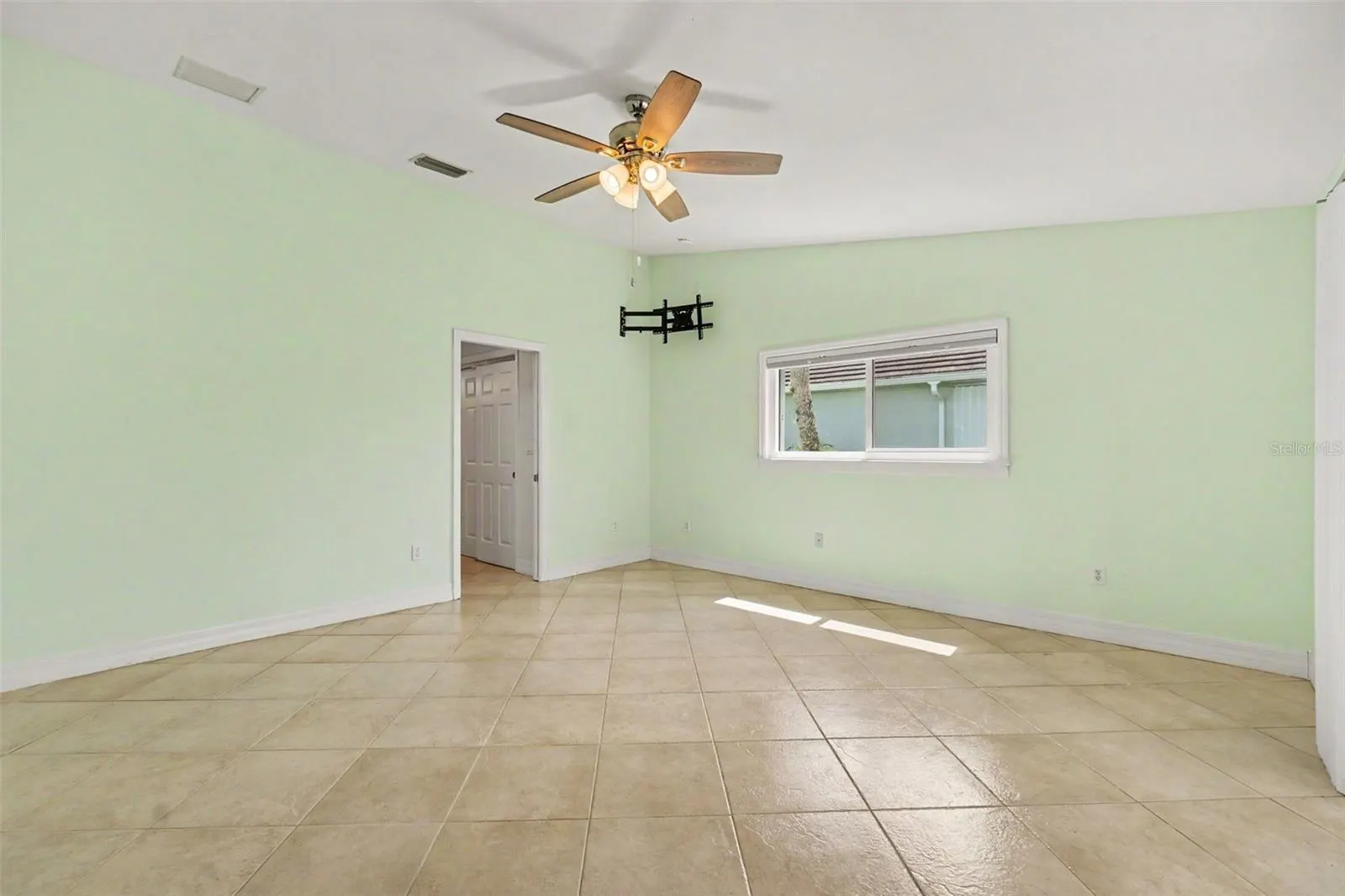 12001 SW KINGSWAY CIR