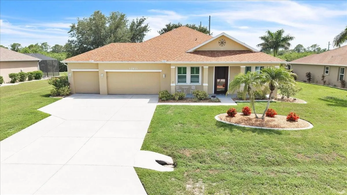 12933 SW PEMBROKE CIR S