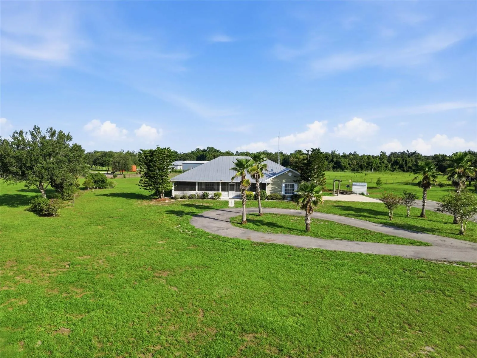 1277 SW EAST CREEK TRL