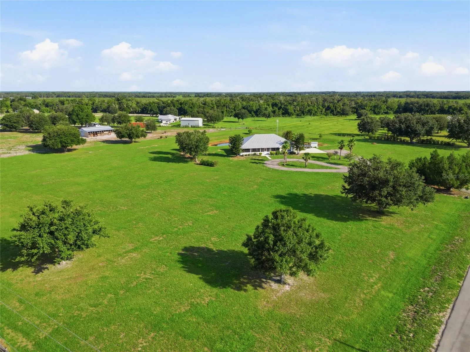 1277 SW EAST CREEK TRL