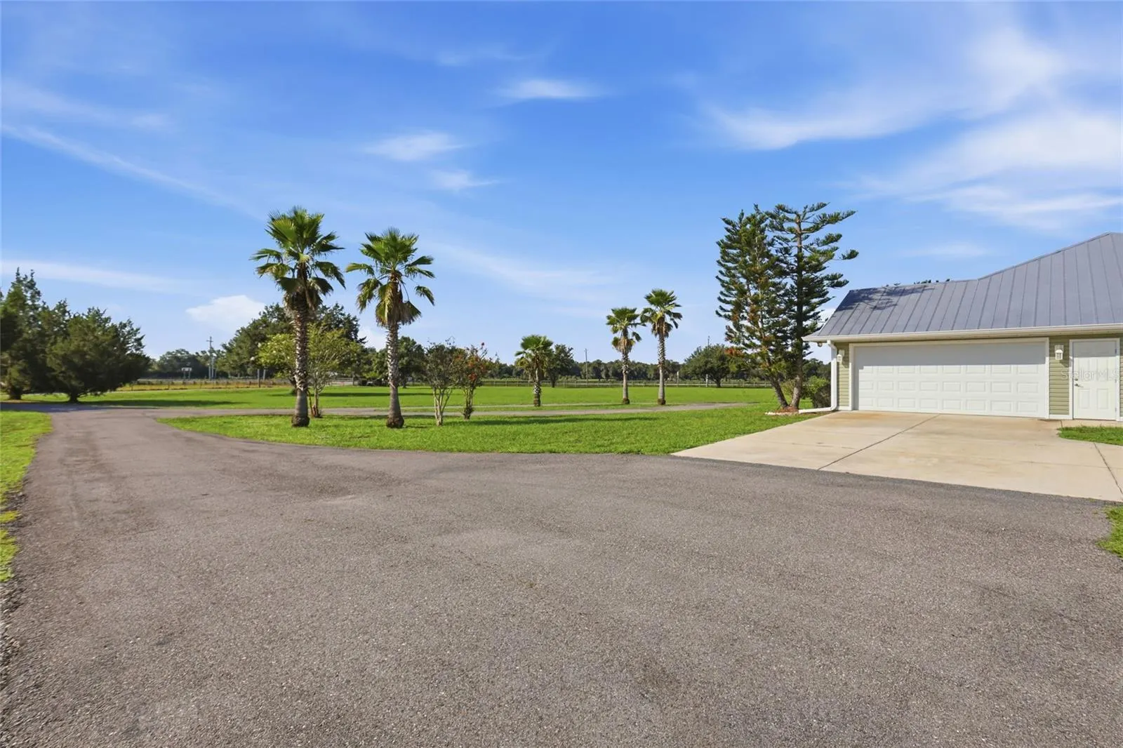 1277 SW EAST CREEK TRL
