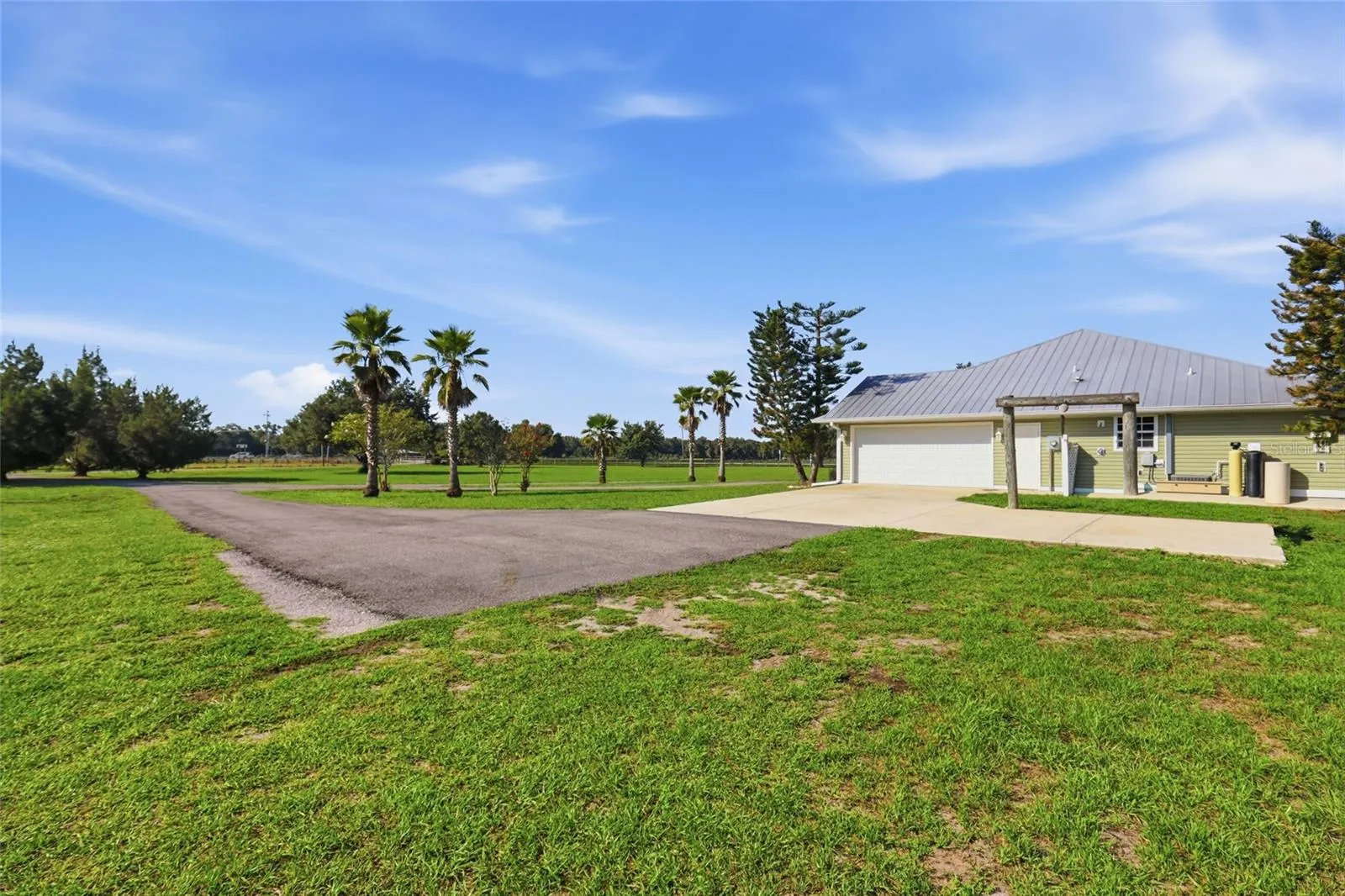 1277 SW EAST CREEK TRL