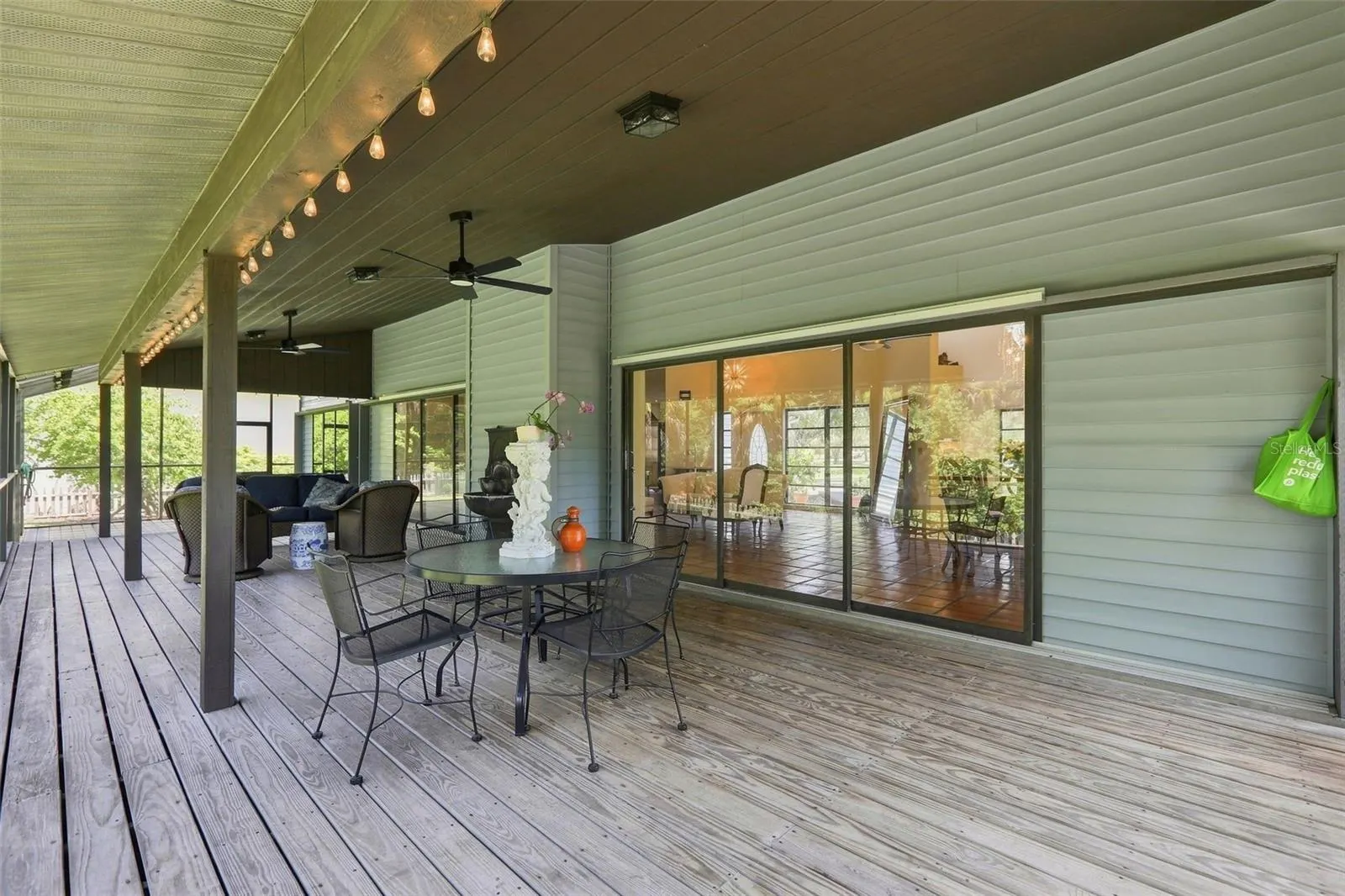 881 PINTO CIR