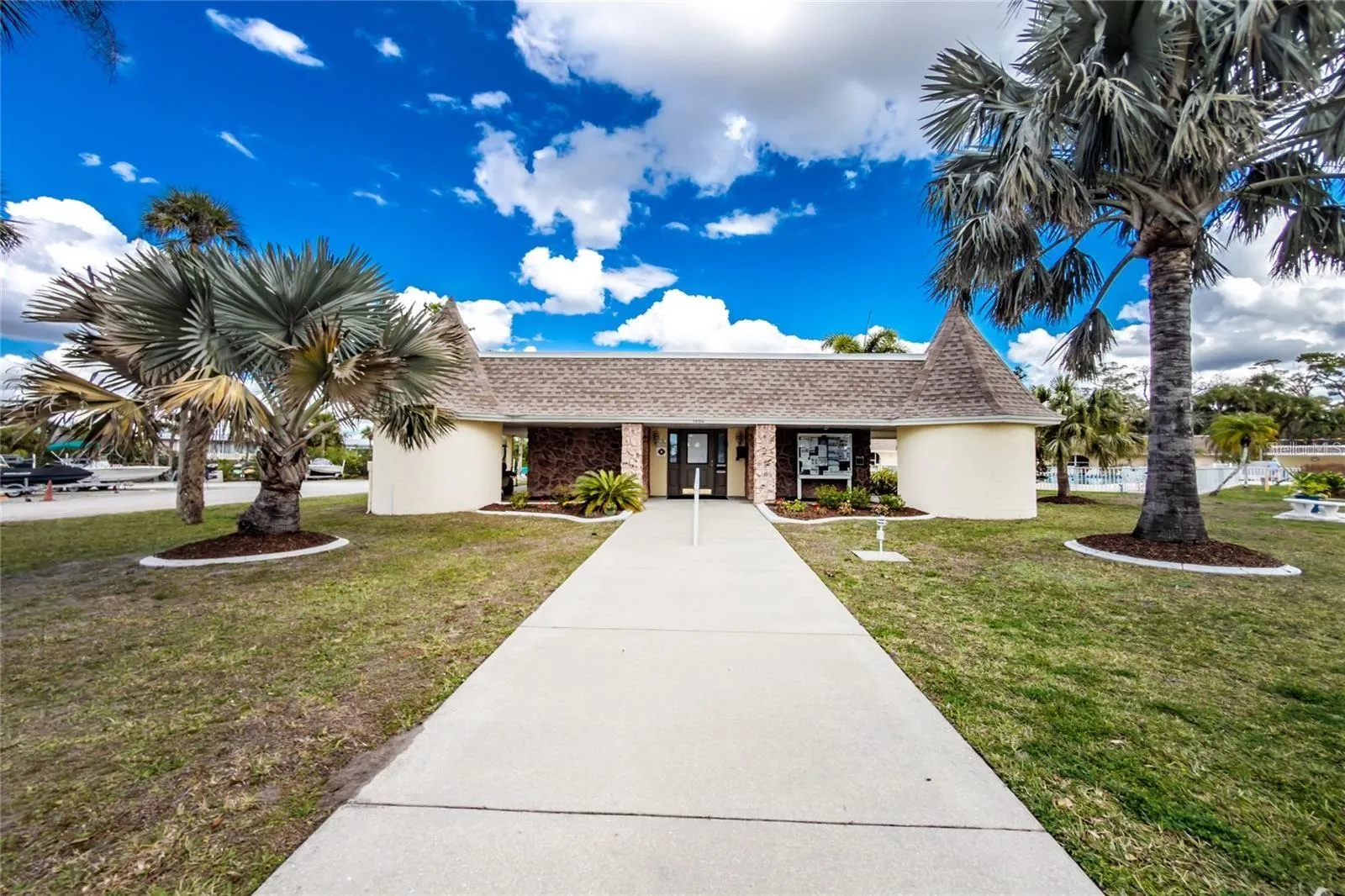 125 BROOKSHIRE DR