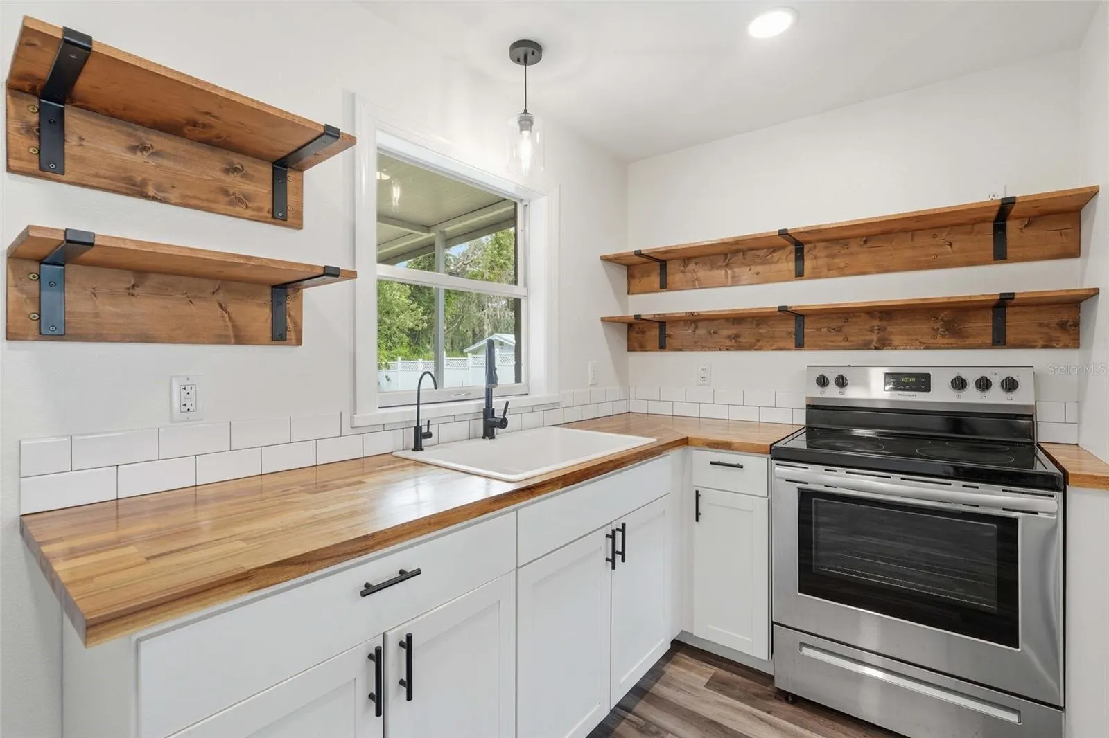 162 BRIDLE PATH