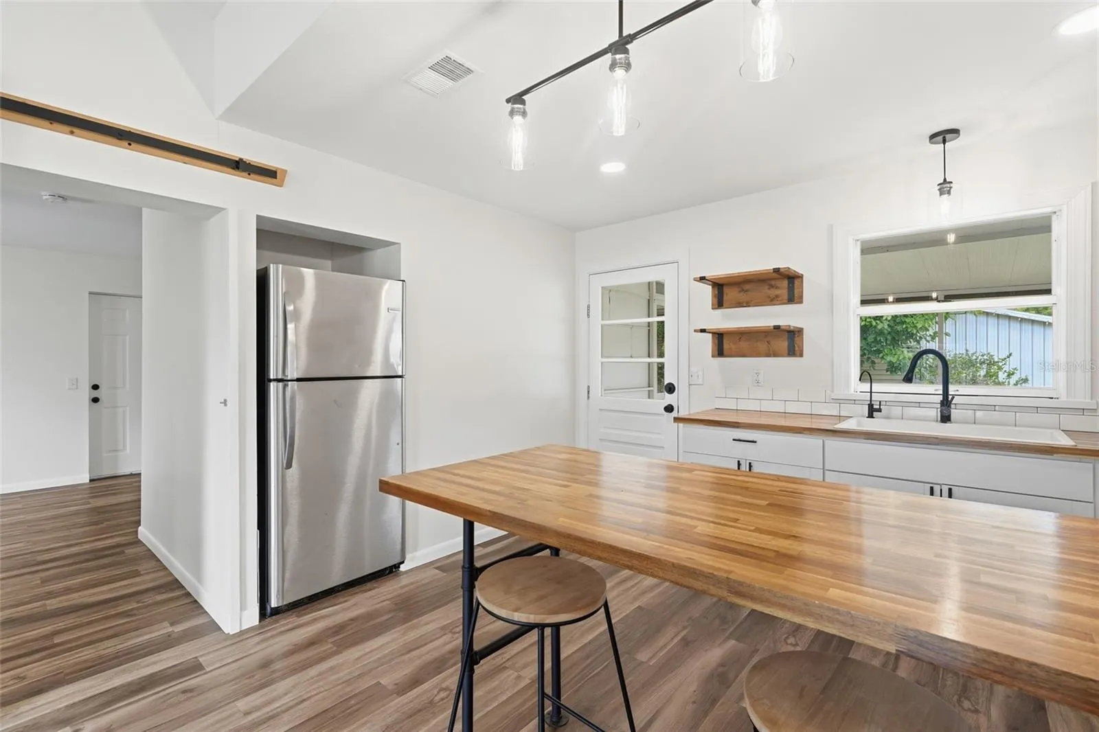 162 BRIDLE PATH