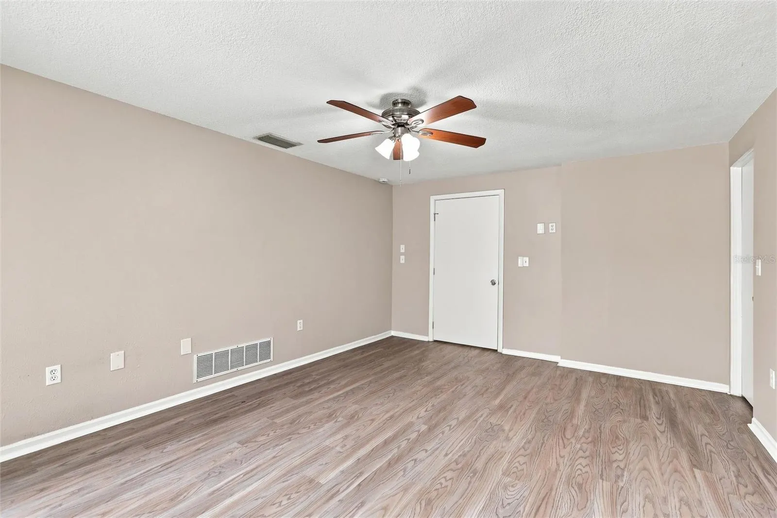 131 DEGAS DR