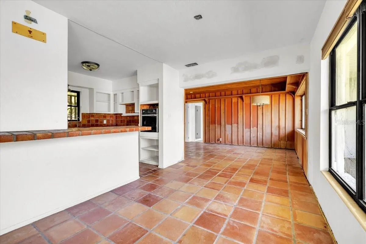807 LUCILLE AVE