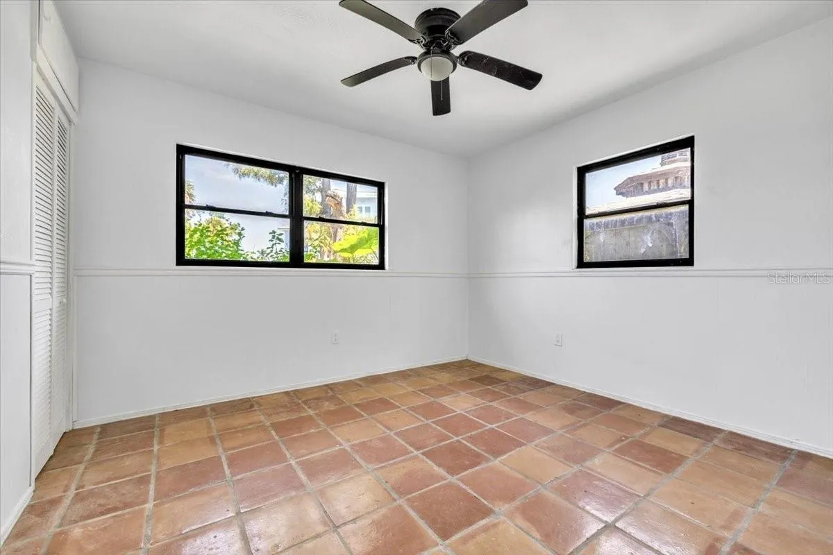 807 LUCILLE AVE