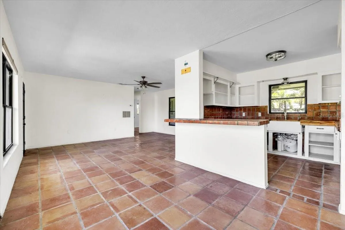 807 LUCILLE AVE