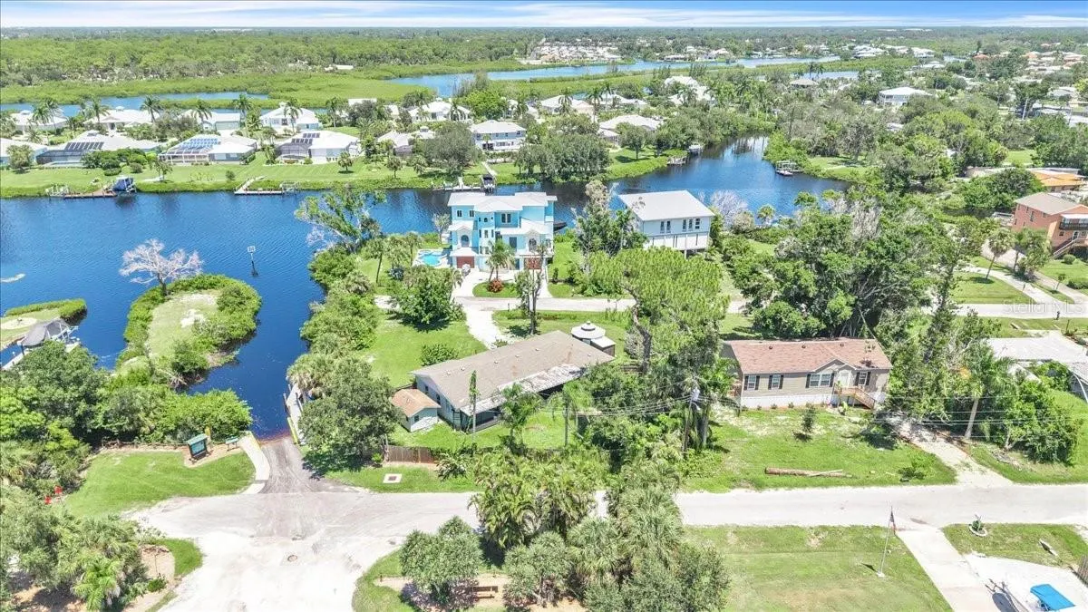 807 LUCILLE AVE