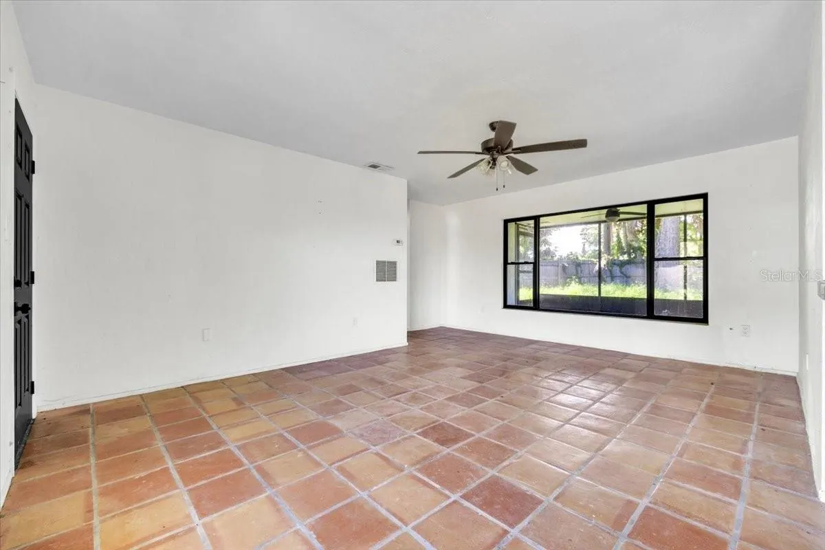 807 LUCILLE AVE