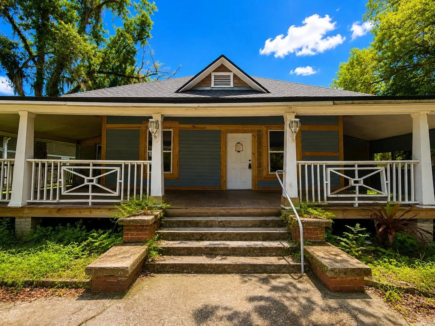204 N MONROE AVE
