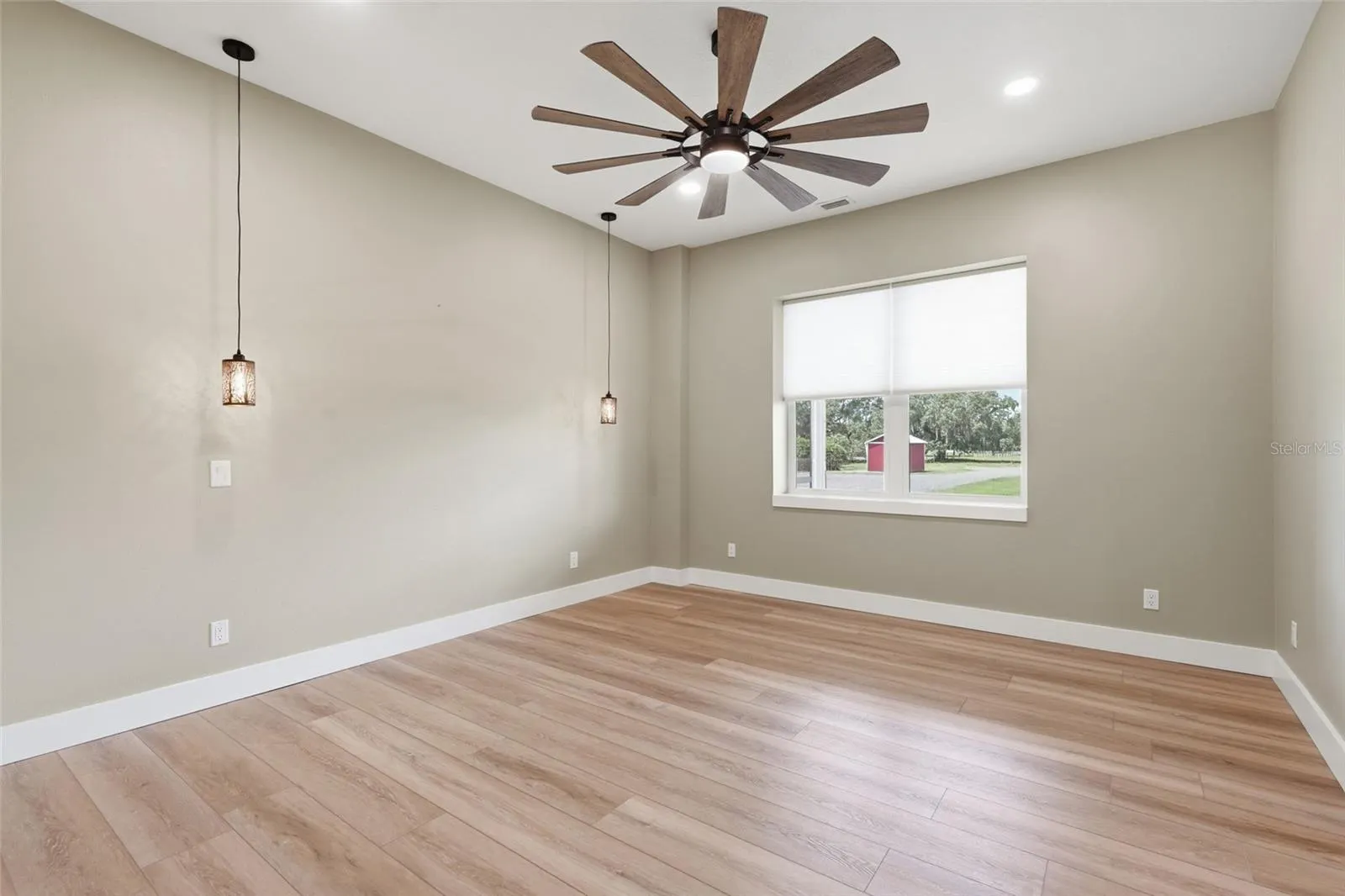 3321 SW MARTIN LN