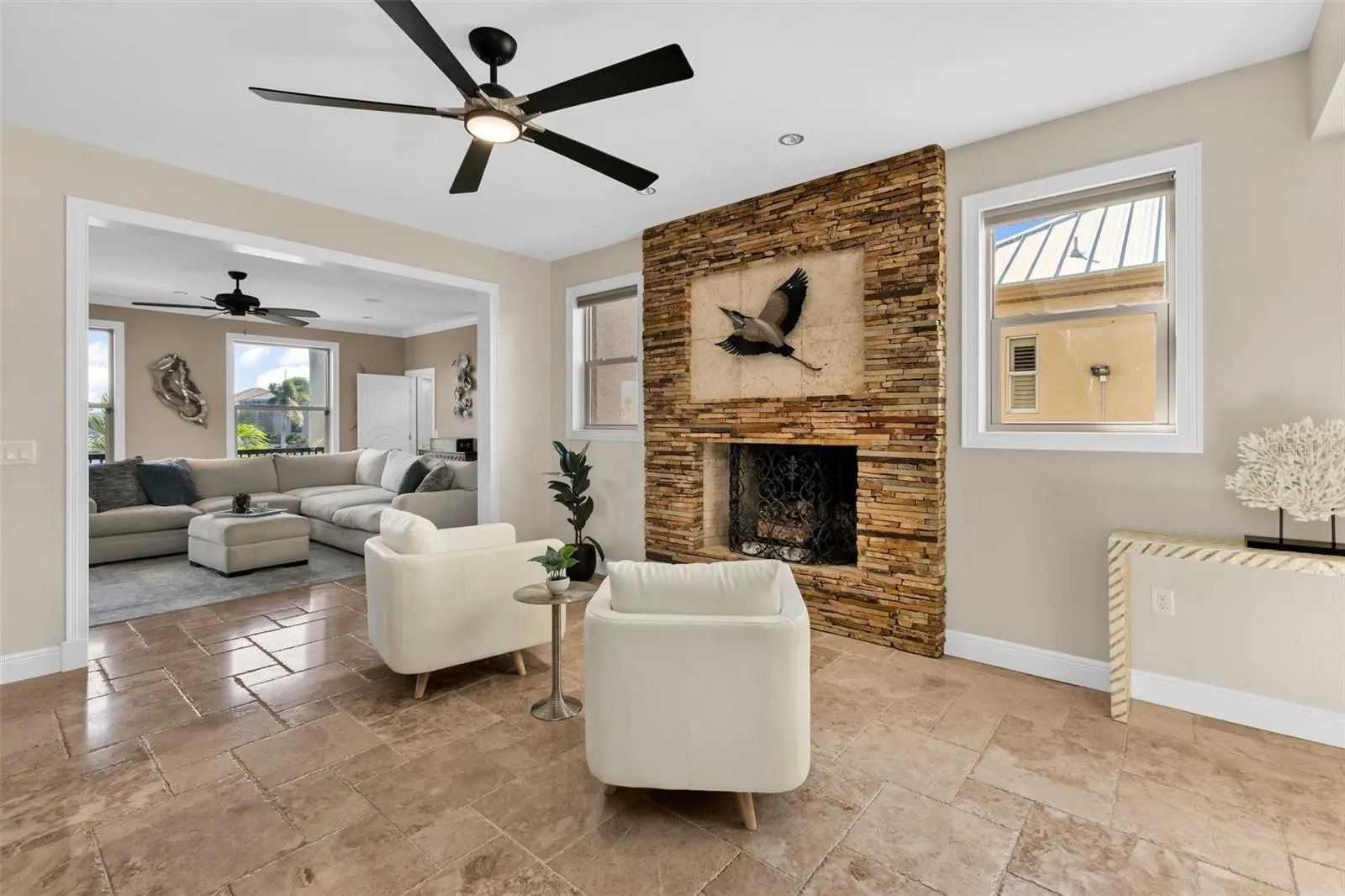 44 COLONY POINT DR