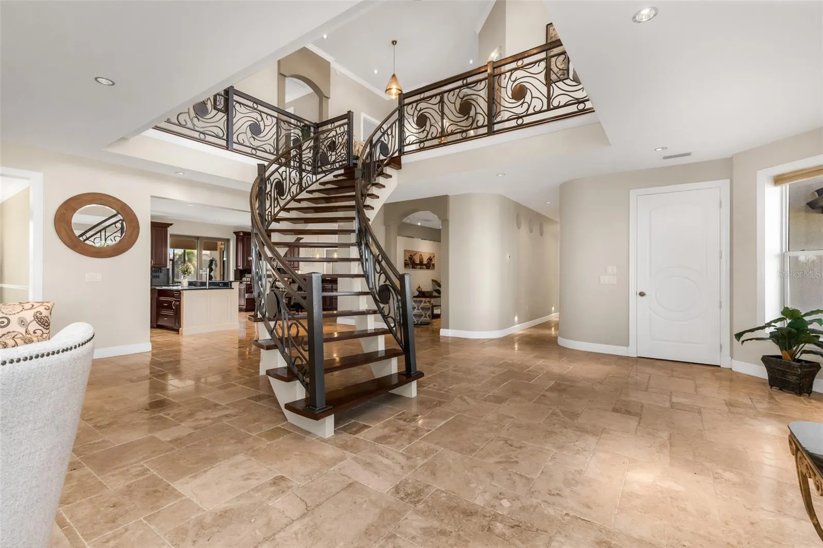44 COLONY POINT DR