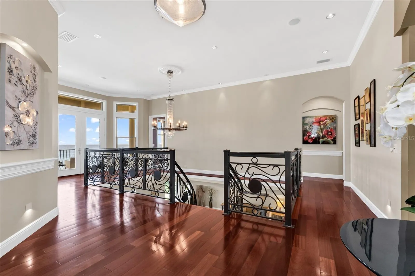 44 COLONY POINT DR