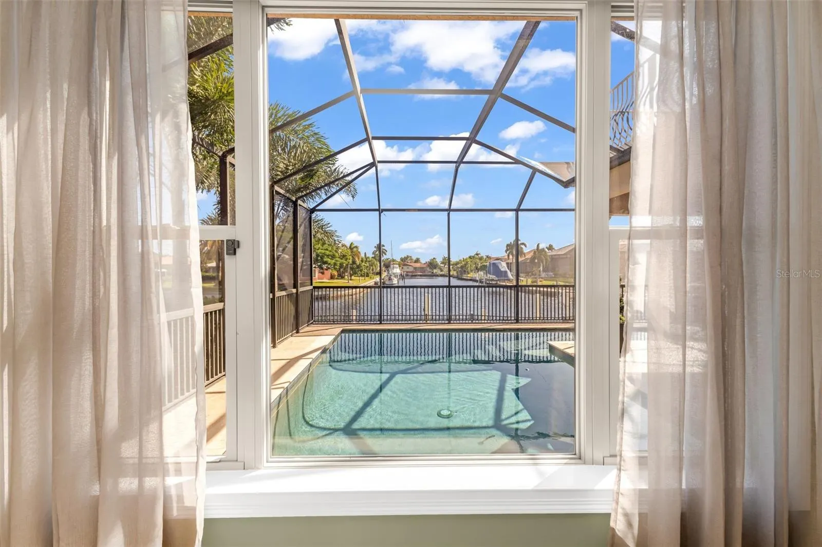 44 COLONY POINT DR
