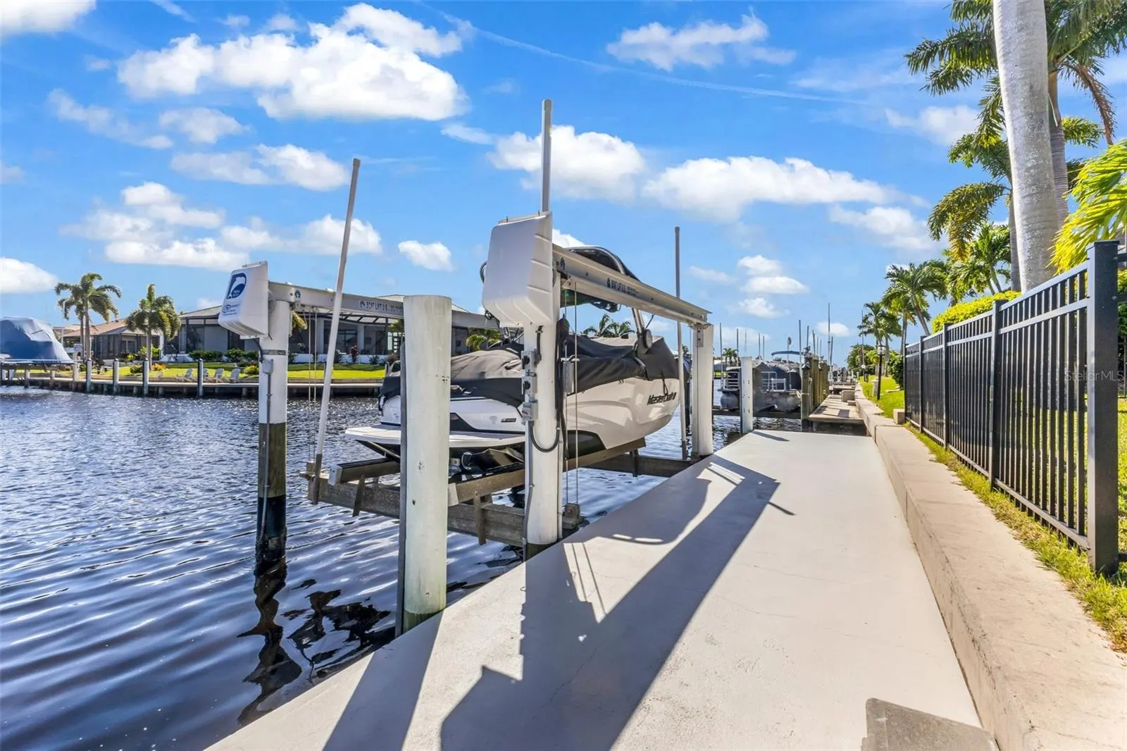 44 COLONY POINT DR