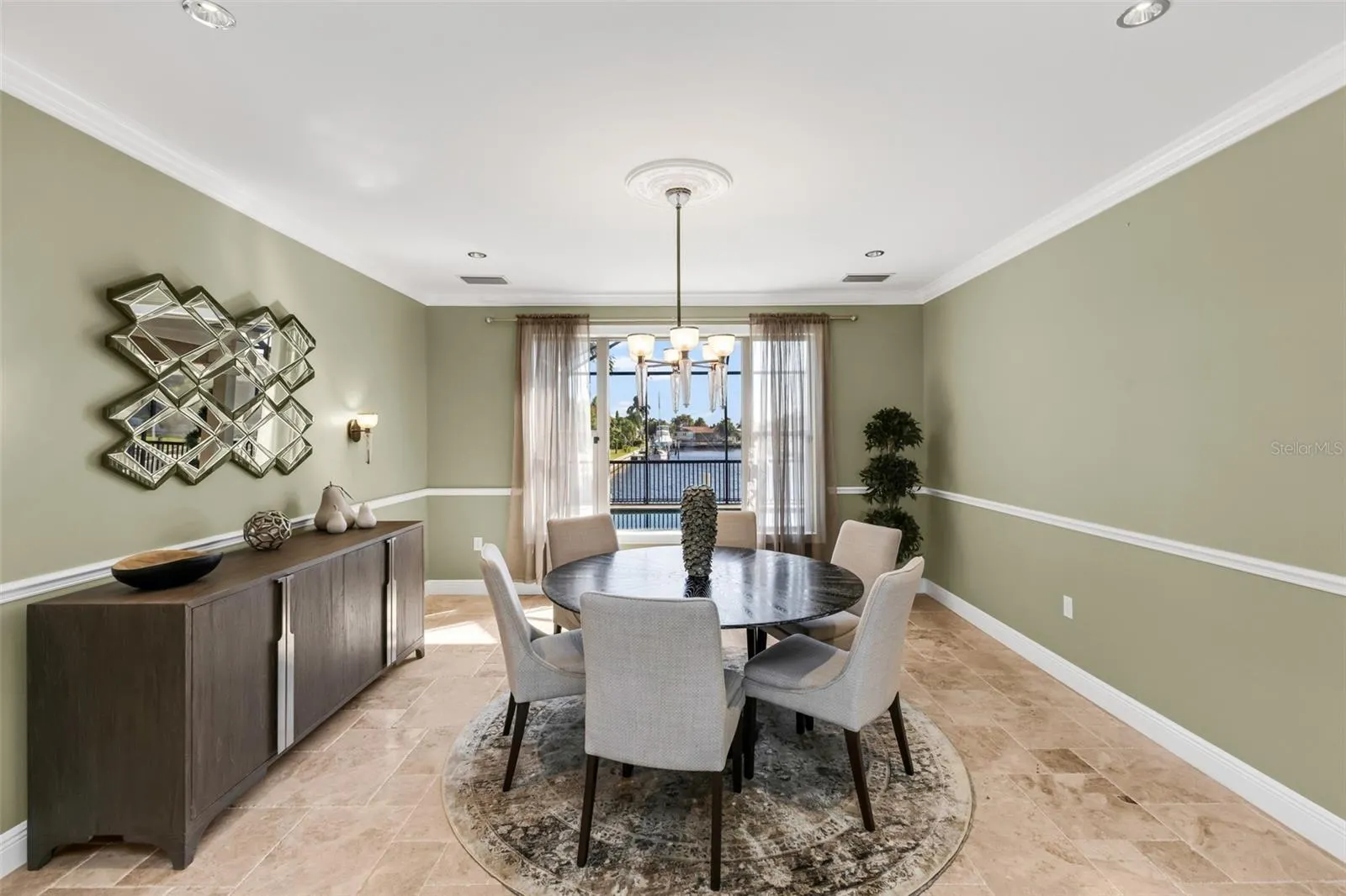 44 COLONY POINT DR