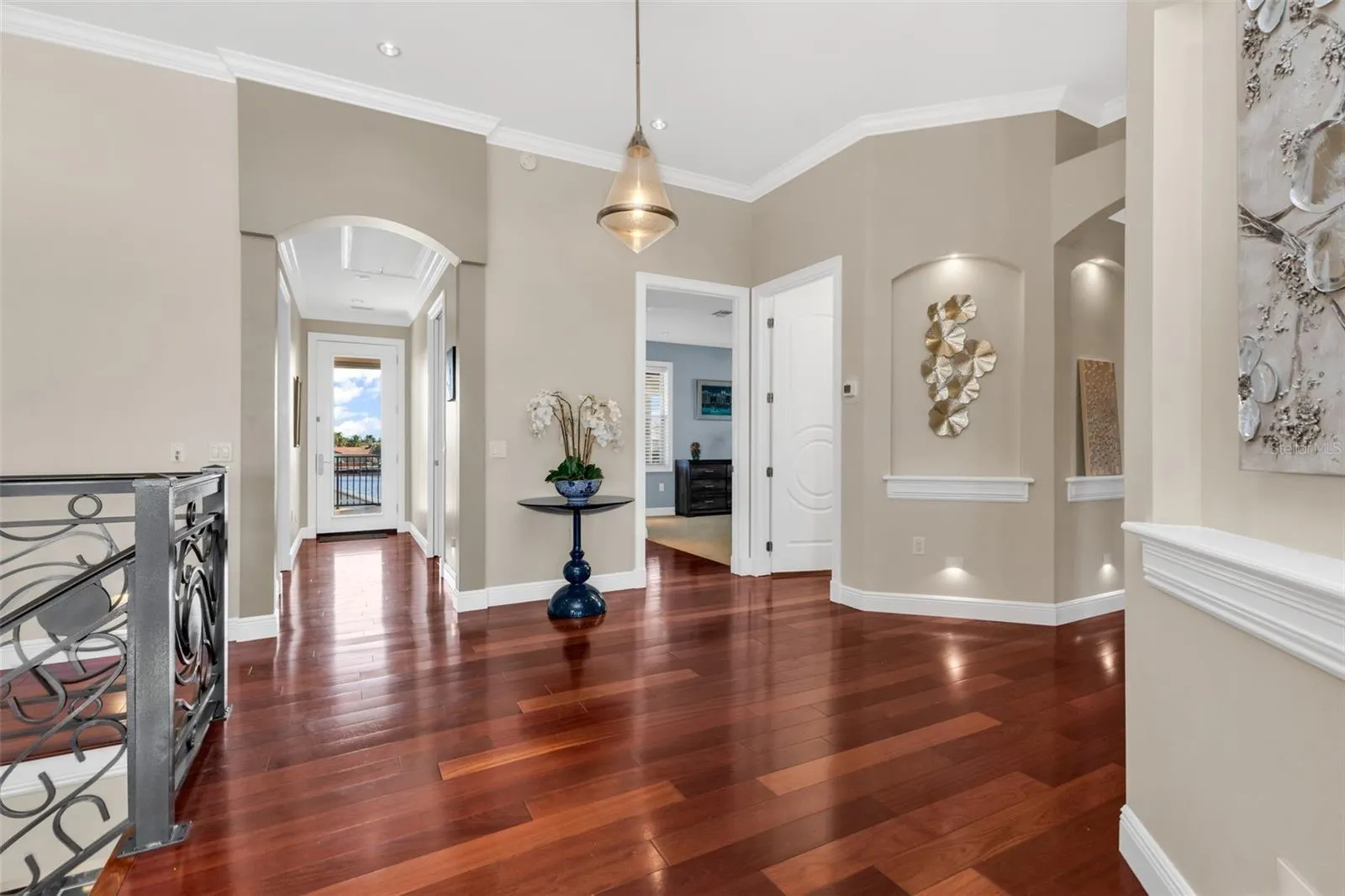 44 COLONY POINT DR