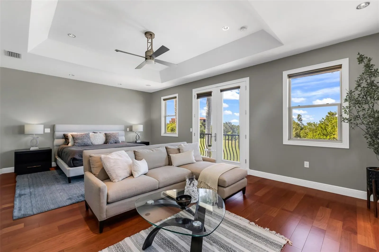 44 COLONY POINT DR