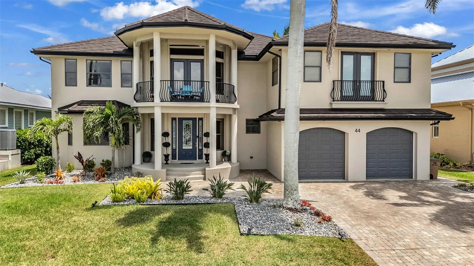 44 COLONY POINT DR