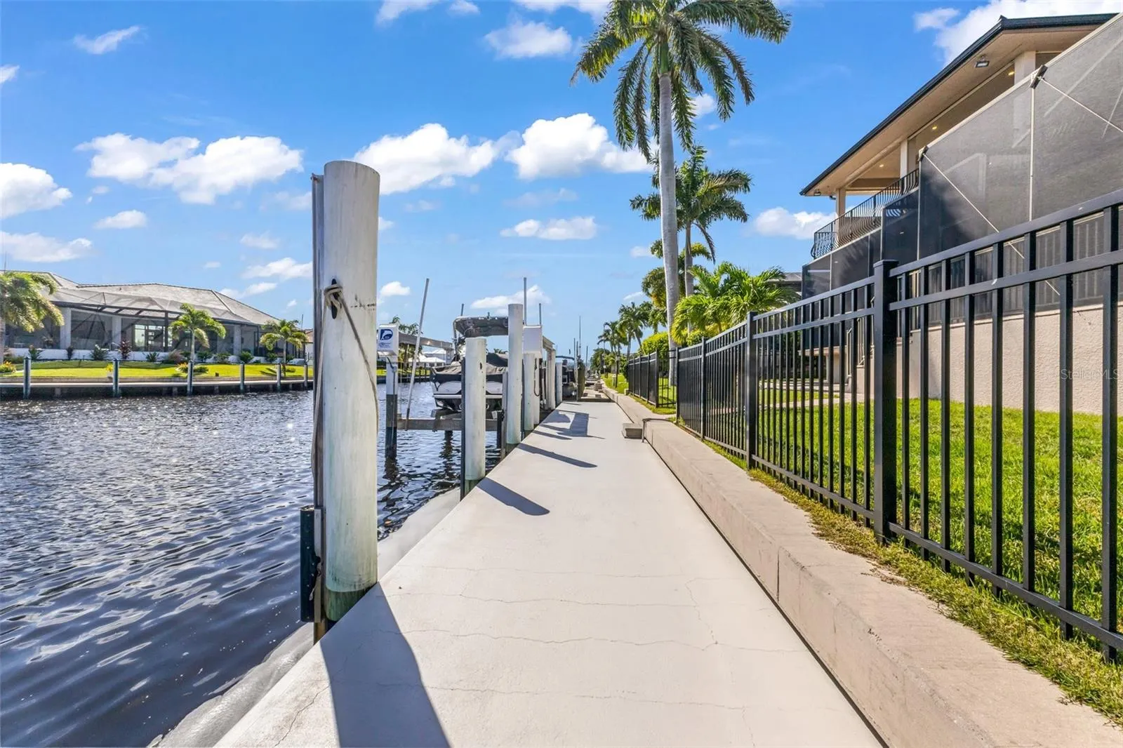44 COLONY POINT DR