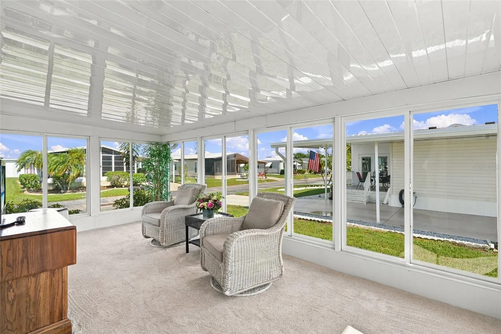 809 VILLA DEL SOL DR