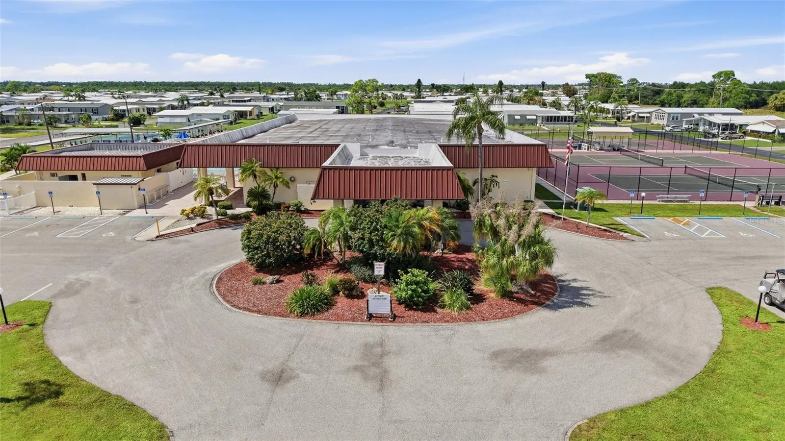 809 VILLA DEL SOL DR