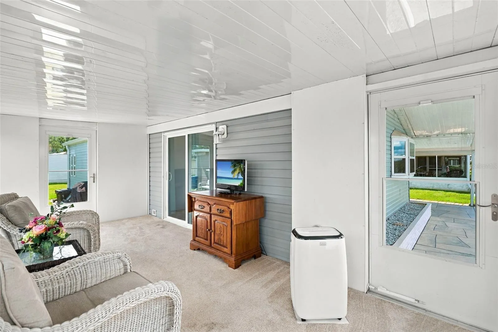 809 VILLA DEL SOL DR