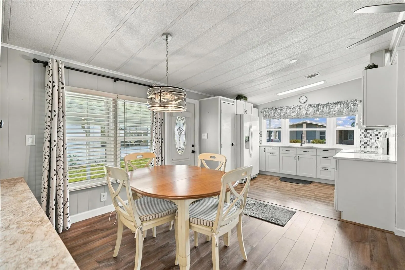 809 VILLA DEL SOL DR