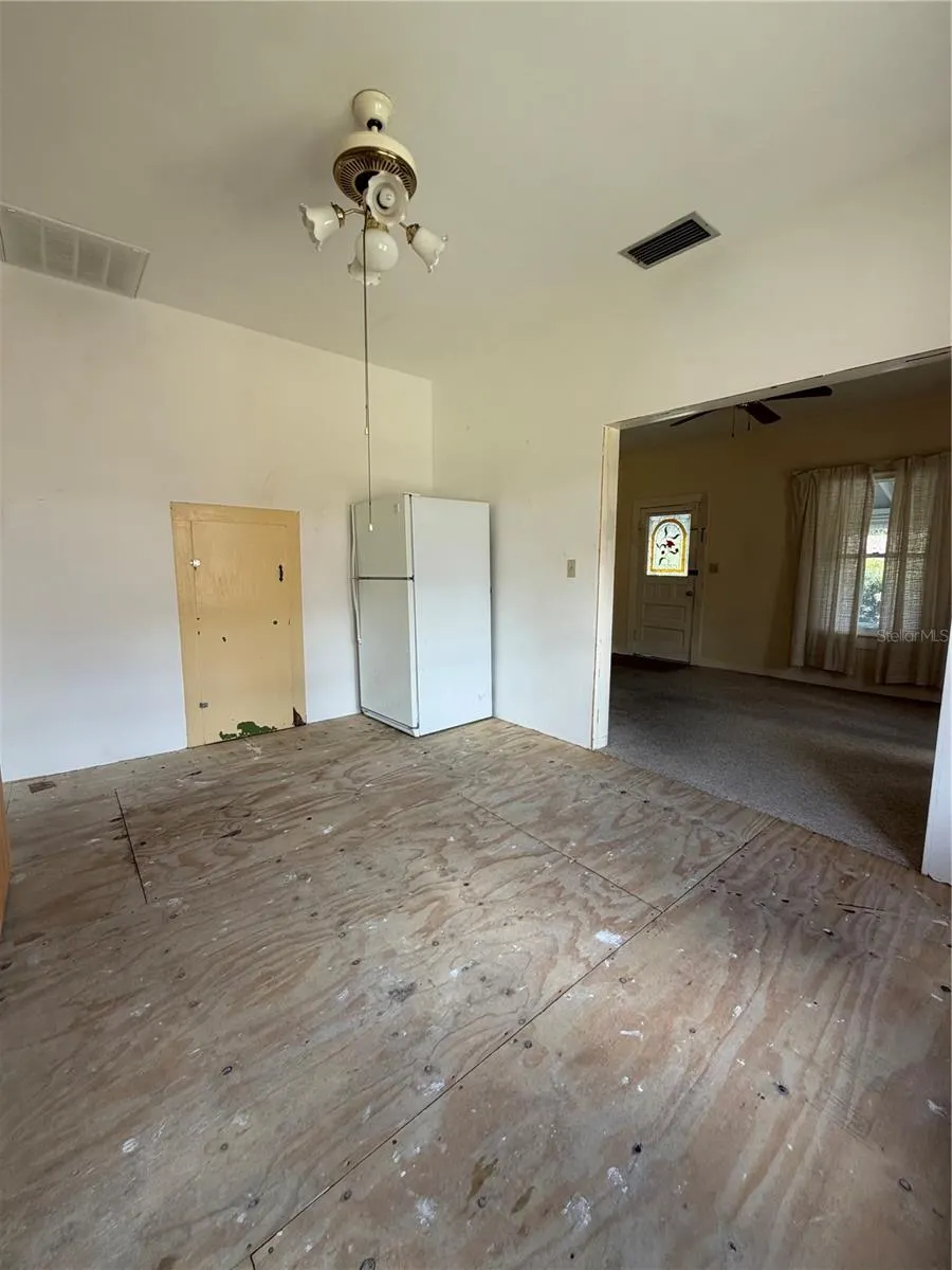 146 N HERNANDO AVE
